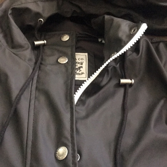 Levi’s black raincoat - Picture 3 of 7
